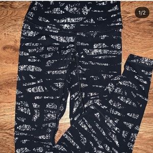 Lululemon Black & White Leggings!!!!